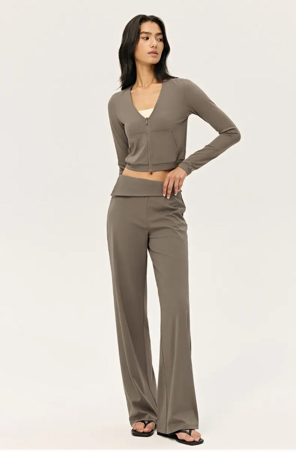 SPARK Women’s Cropped V-Neck Workout Jacket DS126067