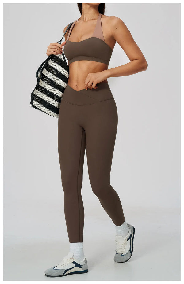 Spark Women's Color-Block Halter-Neck Yoga Sports Bra ZC2588