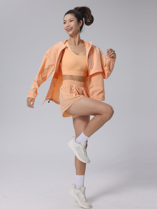 All-Day Sun Protection: The UPF-rated fabric acts as a reliable sun protection jacket, shielding your skin from harmful UV rays during outdoor activities. It’s your perfect light cover-up for sunny days.