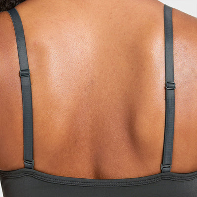 Self-adjusting seamless yoga bra in gray back