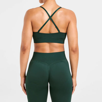 Self-adjusting seamless yoga bra in green side