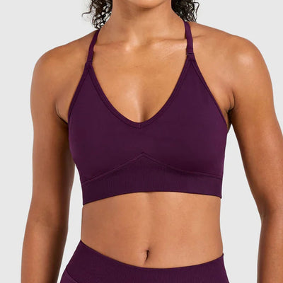 Self-adjusting seamless yoga bra in purple