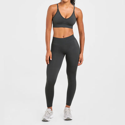 Self-adjusting seamless yoga bra & leggings in gray set