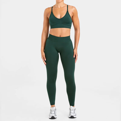 Self-adjusting seamless yoga bra & leggings in green set